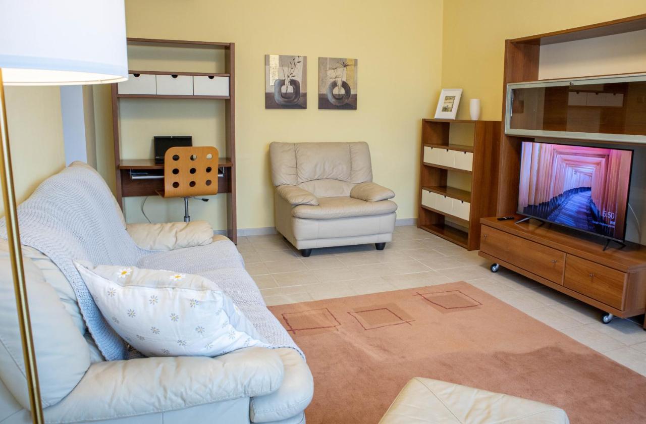 Oak Apartment - Piata Victoriei Bucureşti Eksteriør bilde